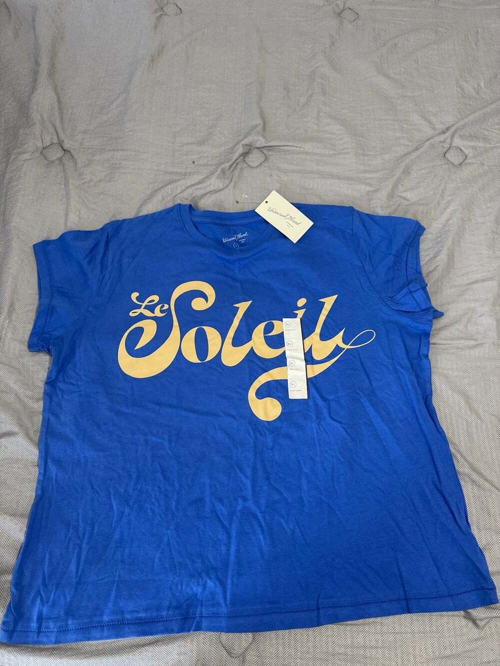 Universal Thread Women's Le Soleil Graphic Short Sleeve T-Shirt Blue XL